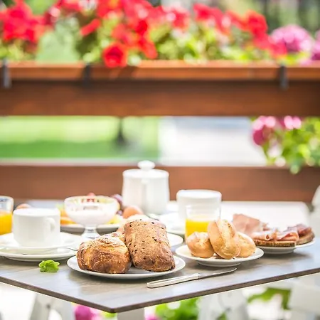 Capanna D'oro Hotel 3*